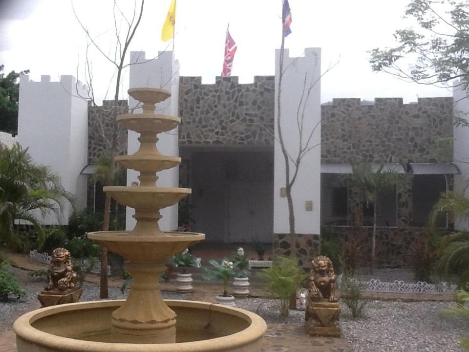 Thai Castle Resort Ban Thap Sila Exteriér fotografie