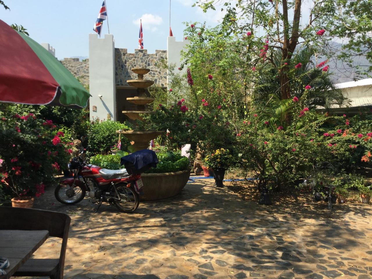 Thai Castle Resort Ban Thap Sila Exteriér fotografie